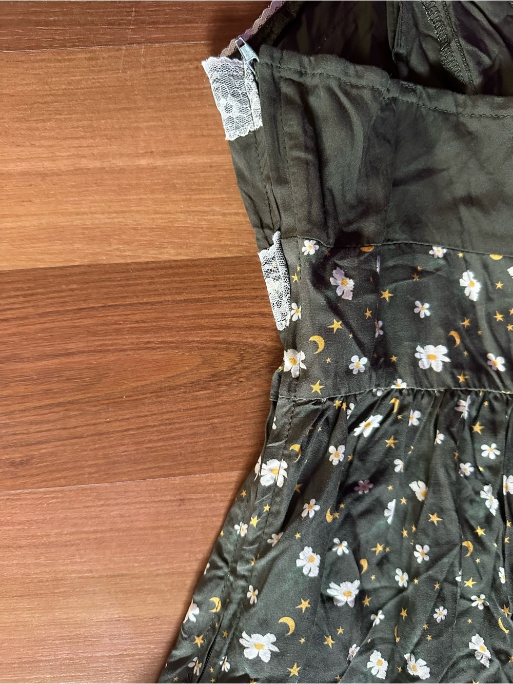 ๐ Hot Topic Olive Green Floral Lace-Trim Slip Spaghetti Strap Midi Dress - Picture 12 of 12